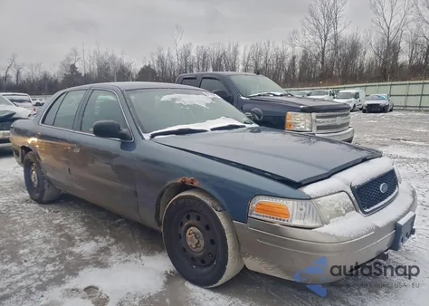 2008 Ford Crown Victoria Police Interceptor z USA, uszkodzony, nr VIN 2FAFP71VX8X131304